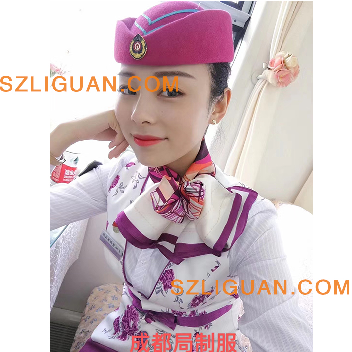 成都鐵路局高鐵、動車乘務員制服風采