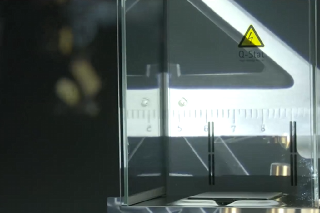 药典更新，你准备好了吗？静电干扰与爱情信号：电子天平的“浪漫”实验解码