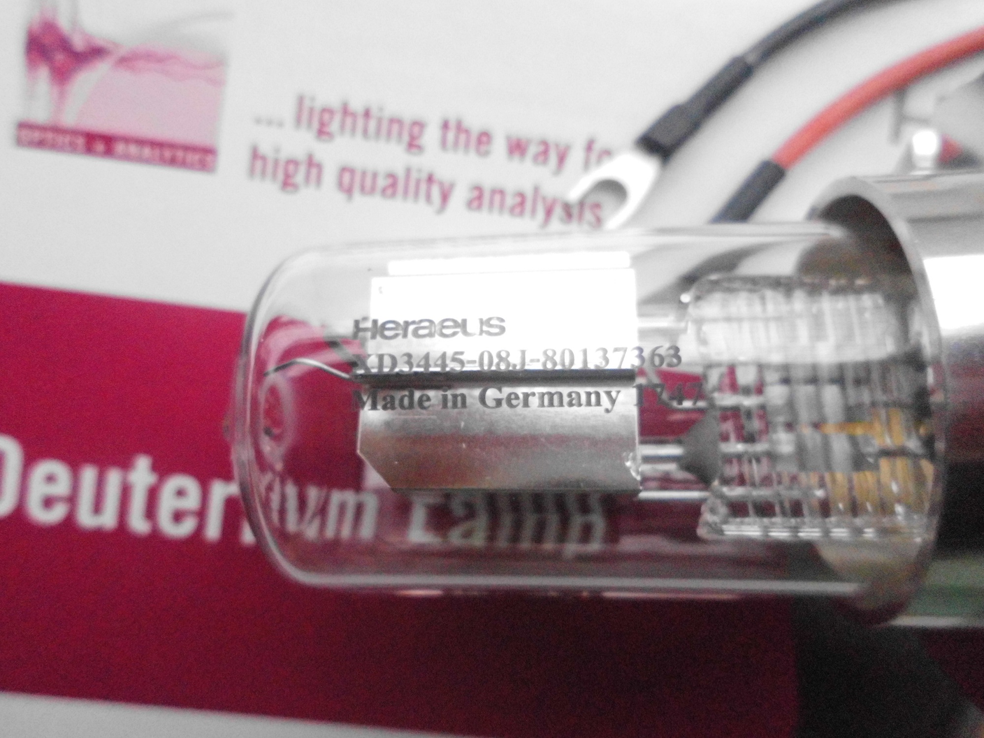 贺利氏Heraeus  XD3445-08J    氘灯