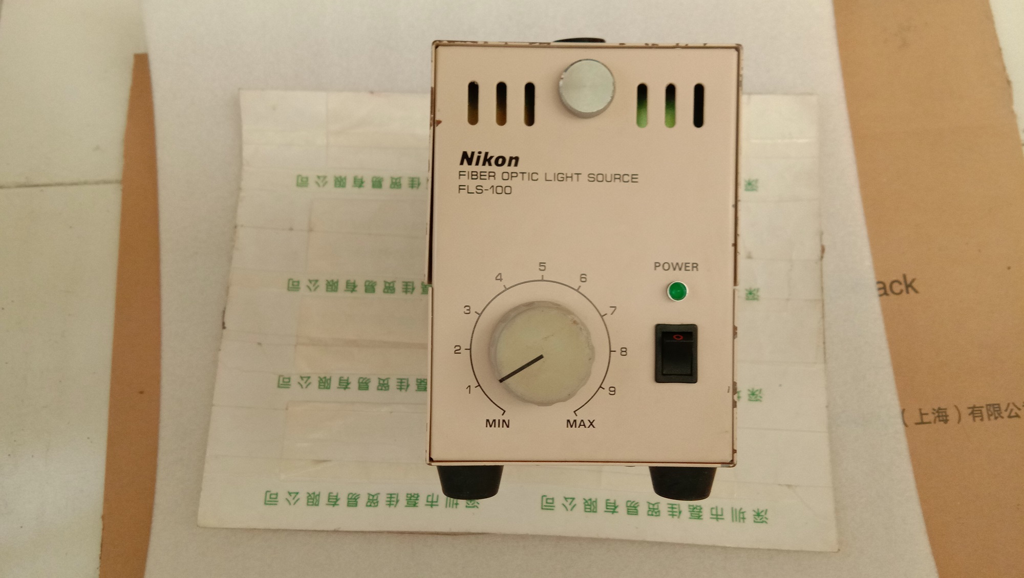 尼康NIKON-FIBER OPTIC LIGHT SOURCE FLS-100  控制器