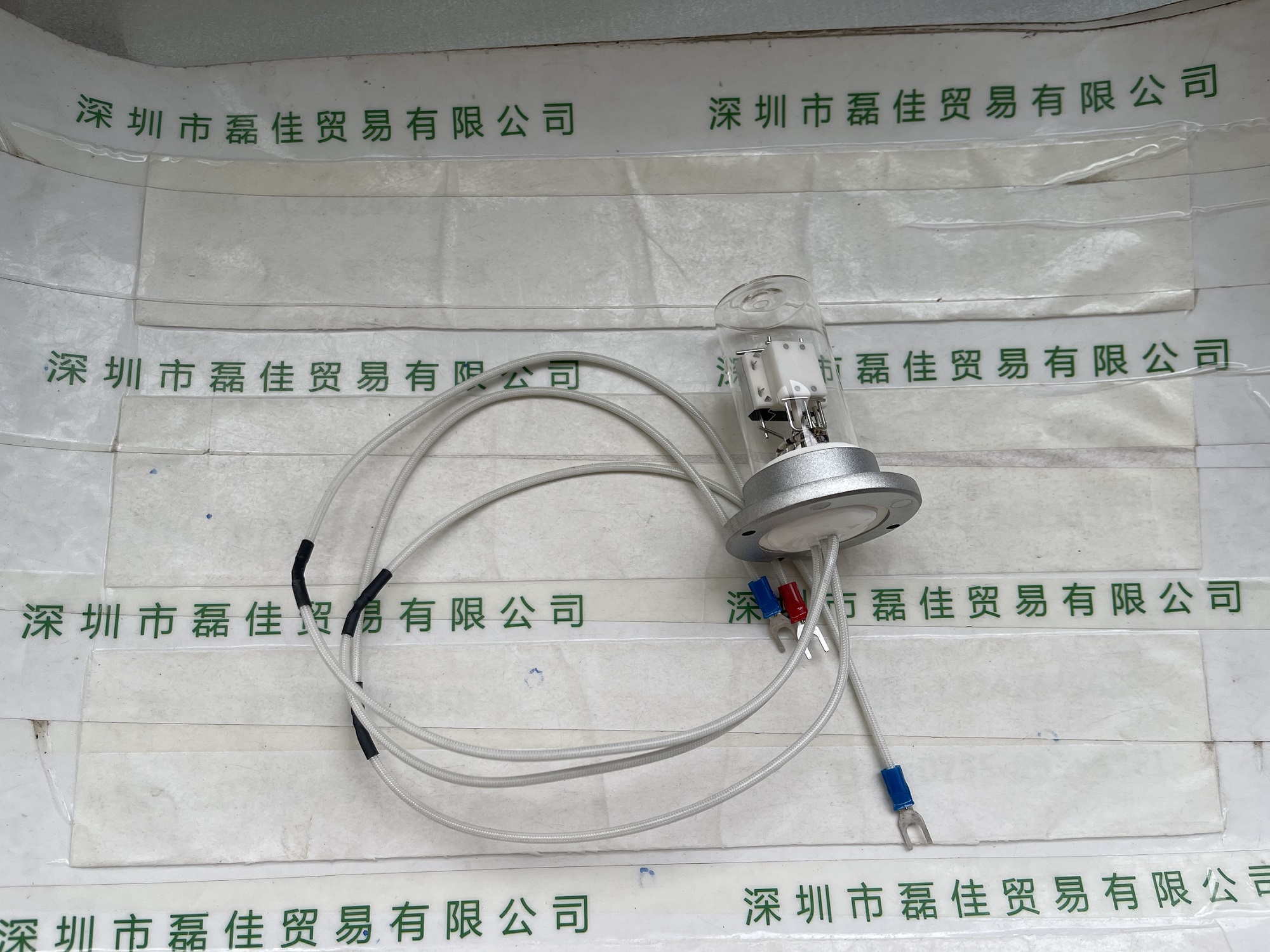 滨松HAMAMATSU    L13763    氘灯