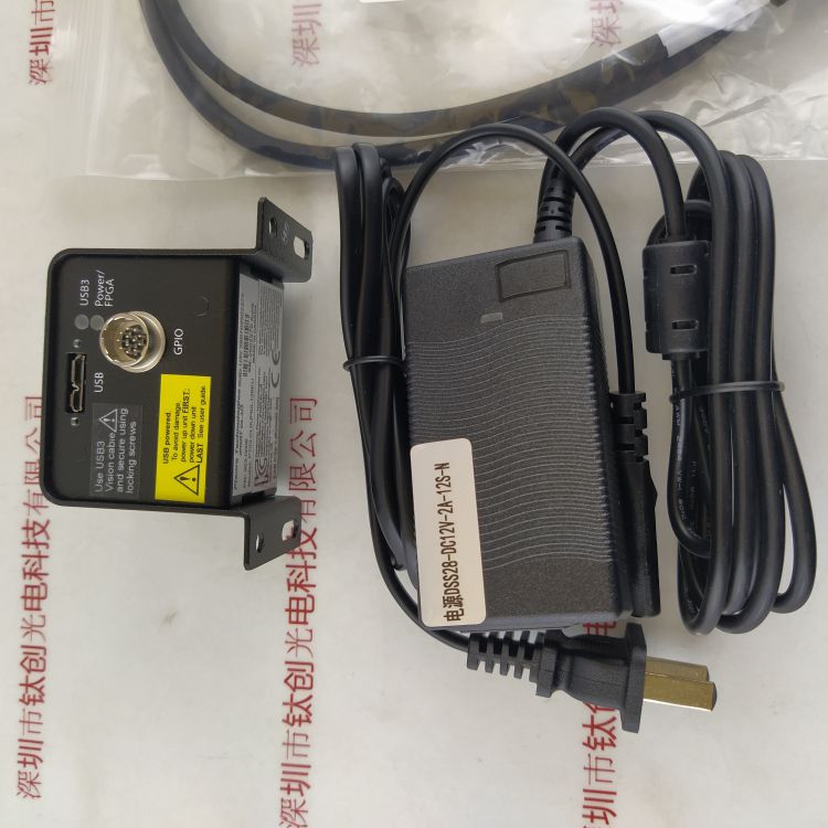 PLEORA PLEORA_903-0008_iPORT_CL-U3B   转换盒  含电源、USB线