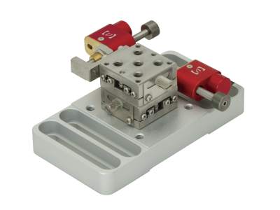 NEWPORT   优铂特   9061-XY-PP-M    紧凑哥特式曲拱轴承 Picomotor 线性平移台