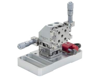 NEWPORT   优铂特   9061-XYZ-PNN-M    紧凑哥特式曲拱轴承 Picomotor 线性平移台