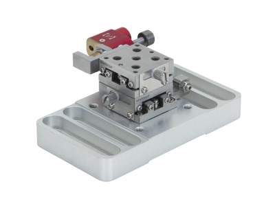 NEWPORT   优铂特   9061-XY-NP-M    紧凑哥特式曲拱轴承 Picomotor 线性平移台