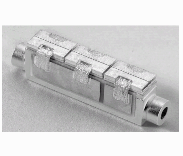 Sintec 新特    ARR01C060 (Derringer) 60W连续二极管激光列阵（巴条）