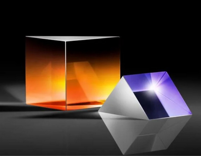 Edmund 爱特蒙特   25mm λ20, 1064nm V-Coat, NdYAG Right Angle Prism石英直角棱镜