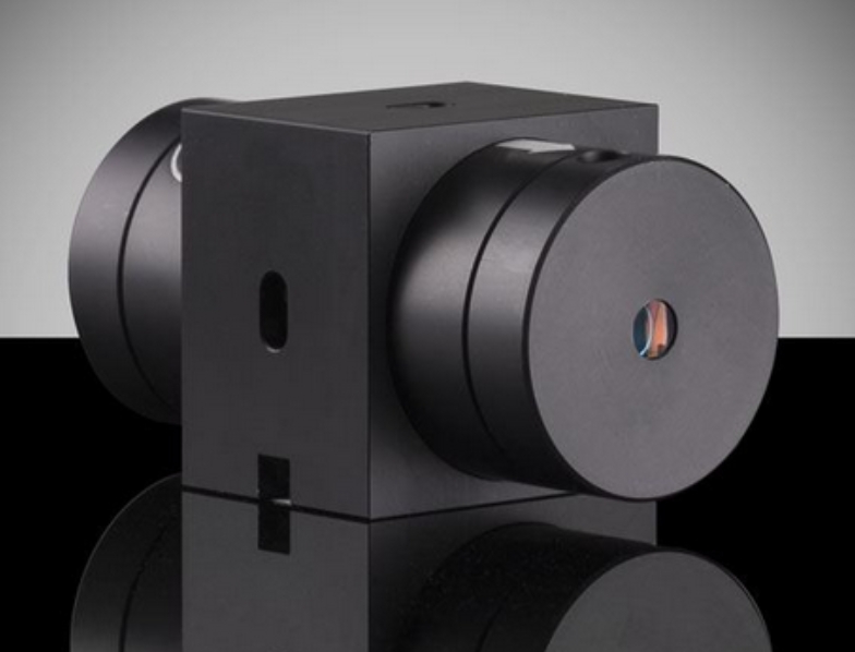 Edmund 爱特蒙特   820NM DUAL STAGE FARADAY ISOLATOR自由空间光隔离器