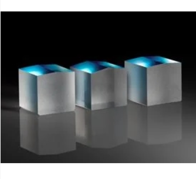 Edmund 爱特蒙特    75° Fan Angle, 500 - 850nm AR Coated, High Precision Powell Lens柱面透镜