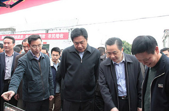 省土肥站组织参加2015年全省农业科技、放心农资和农业机械“三下乡”活动