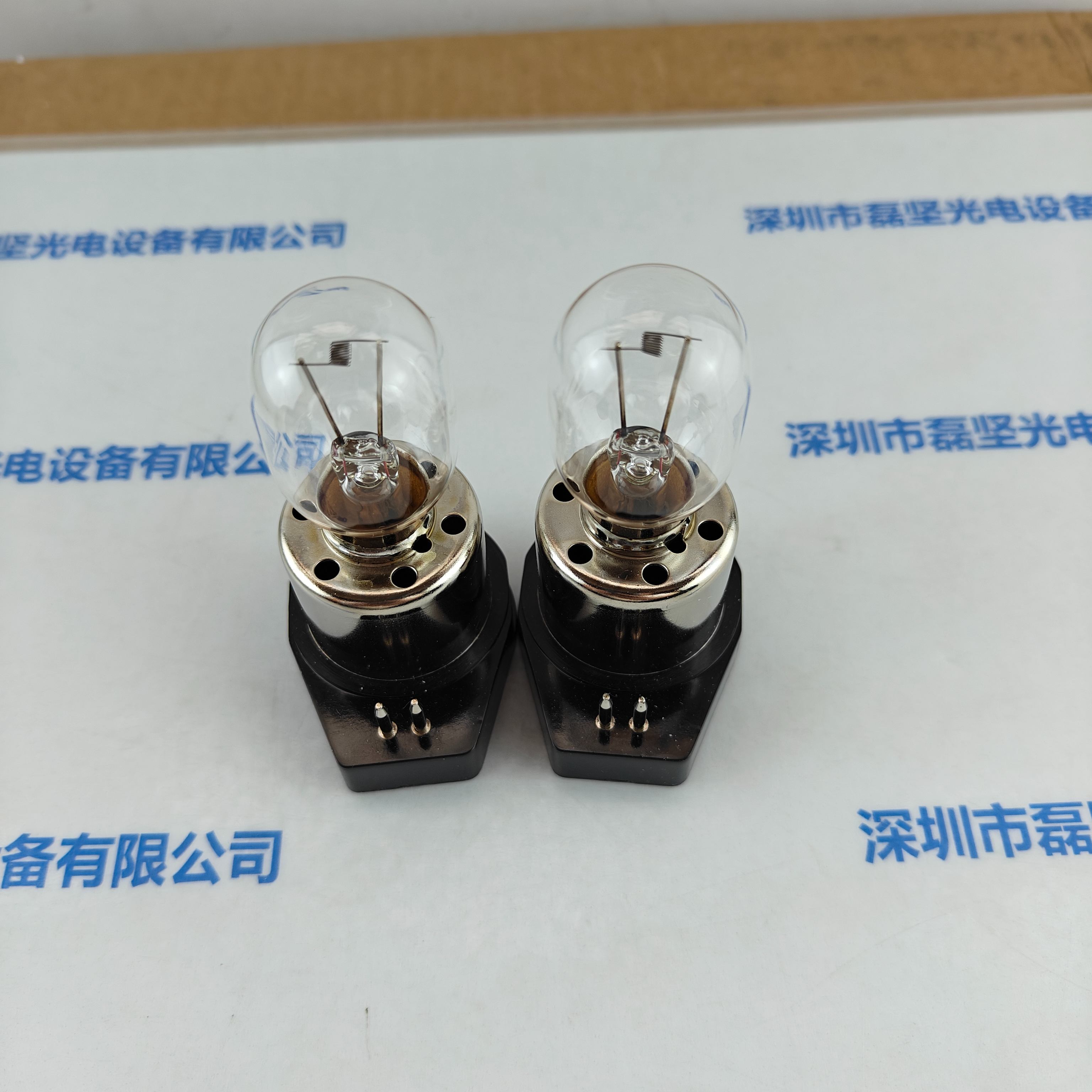 USHIO牛尾 SM-8C102(6V30W) 带底座灯泡