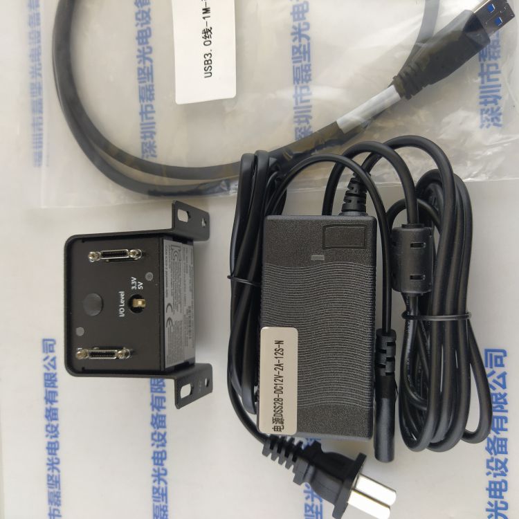 PLEORA PLEORA_903-0008_iPORT_CL-U3B   转换盒  含电源、USB线