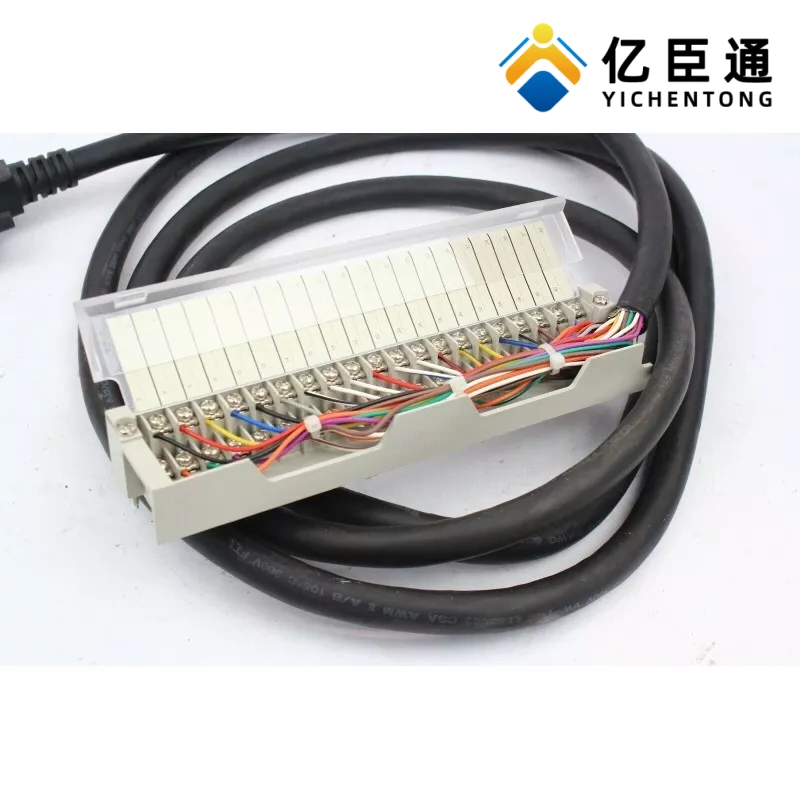 SCHNEIDER 140XTS01209连接电缆