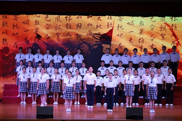 初一15、16班诗朗诵《祖国，是什么》.JPG