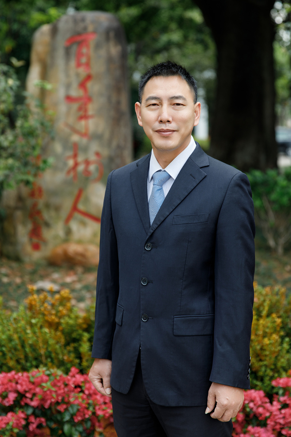 罗国荣.jpg