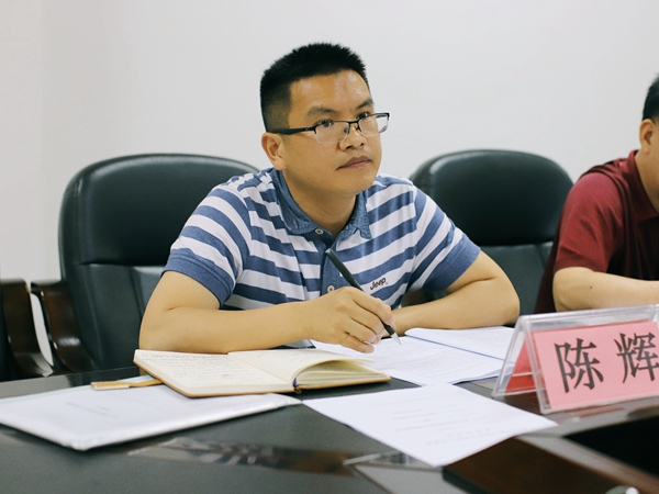 5港口镇教育和体育事务中心陈辉老师点评.jpg