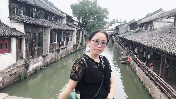 何俊梅.jpg