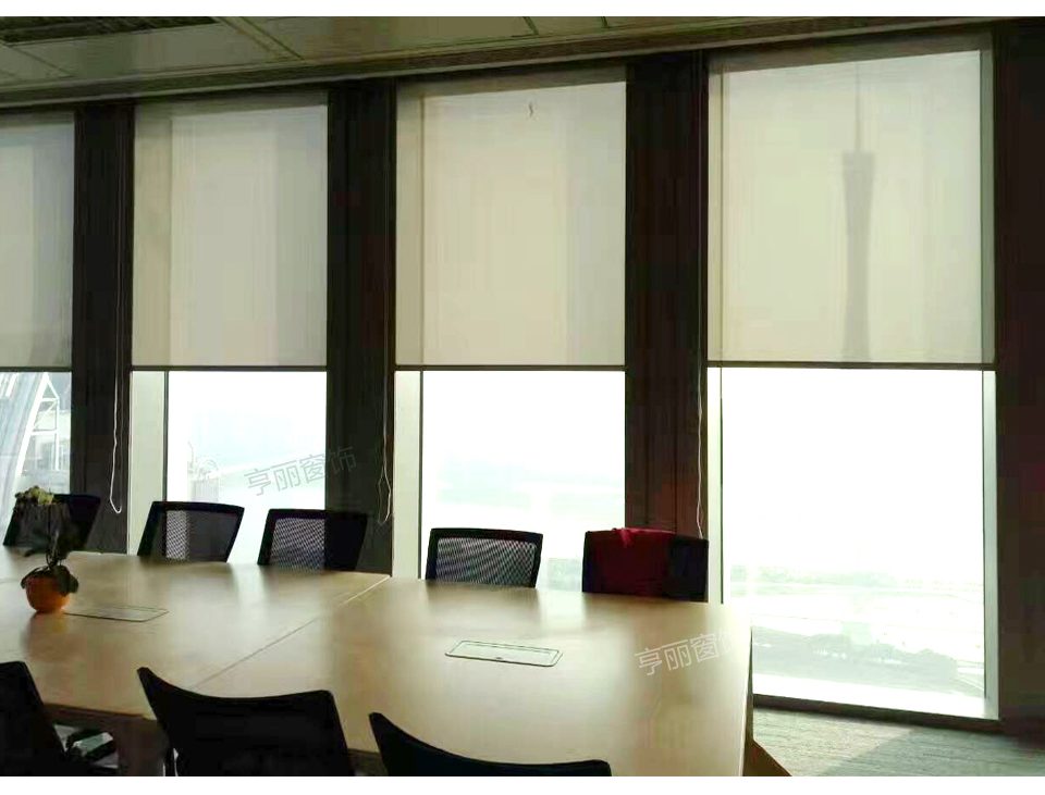 广州高楼周大福金融中心东塔34楼、50楼窗帘完工