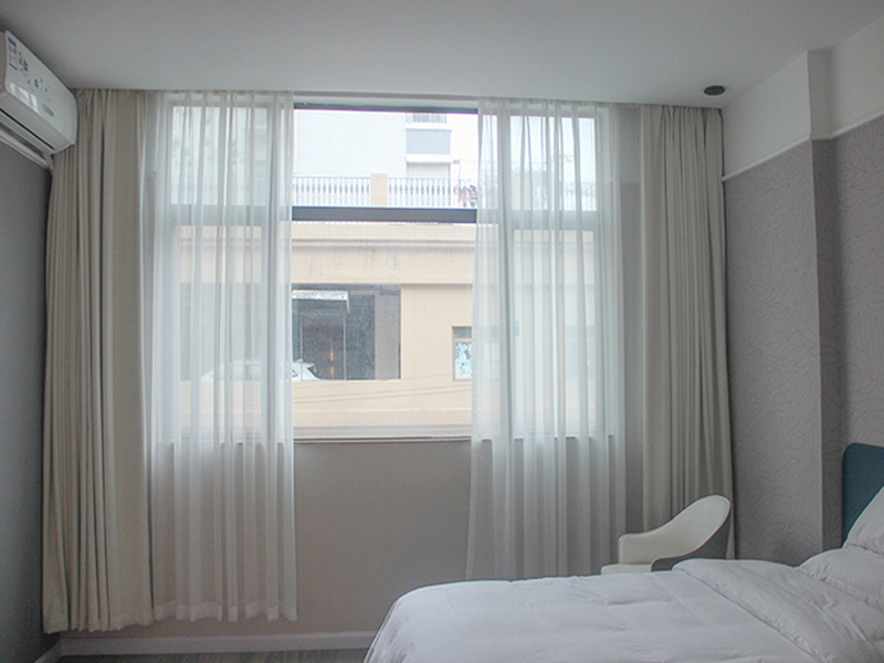 电动开合帘案例展示——东龙酒店