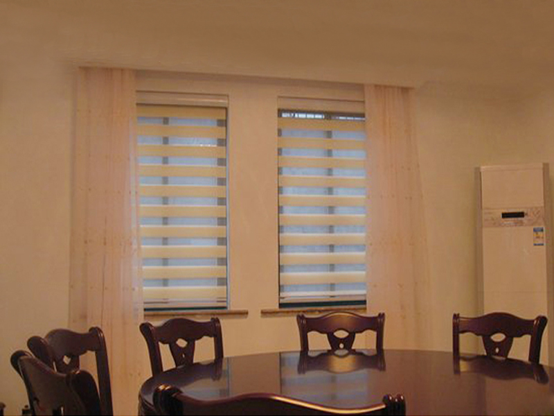 卧室斑马柔纱帘