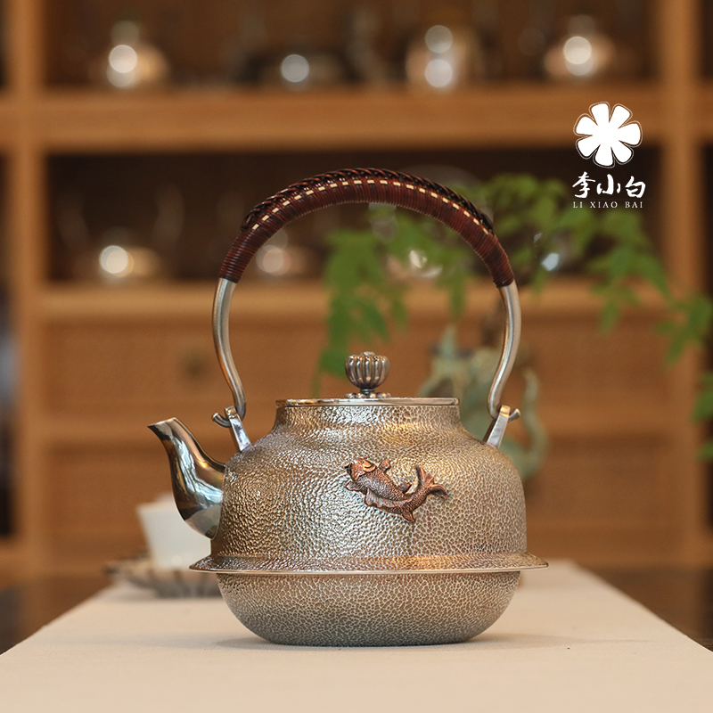 李小白纯银长嘴银壶-刻鱼壶