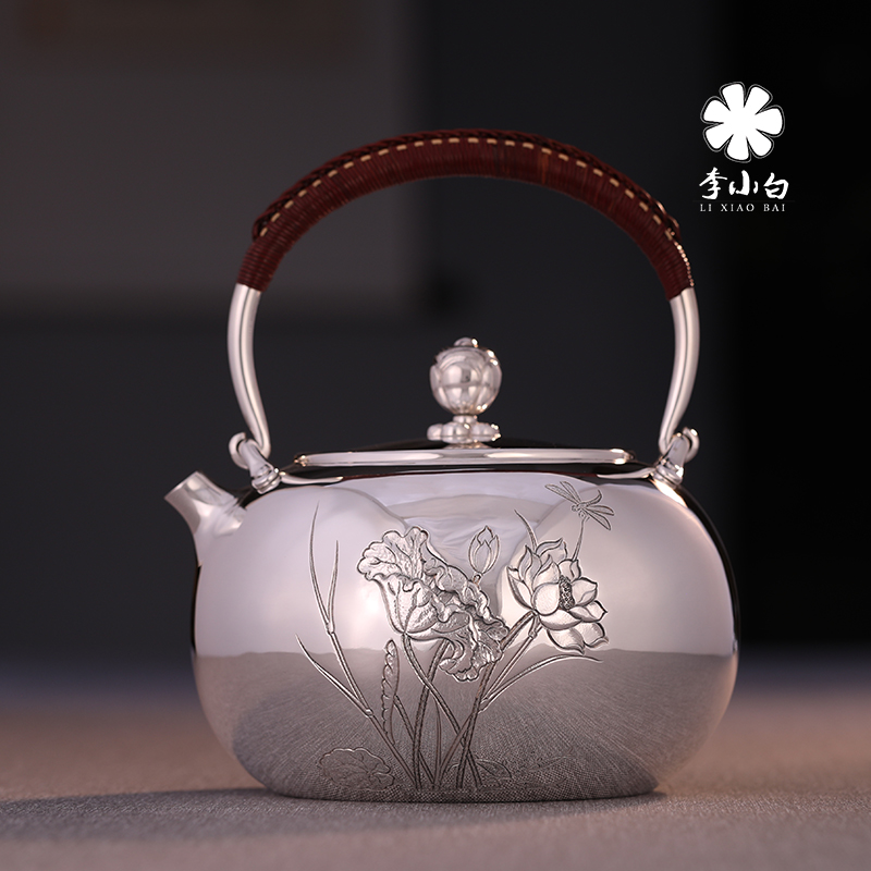 李小白刻花银壶-荷花壶