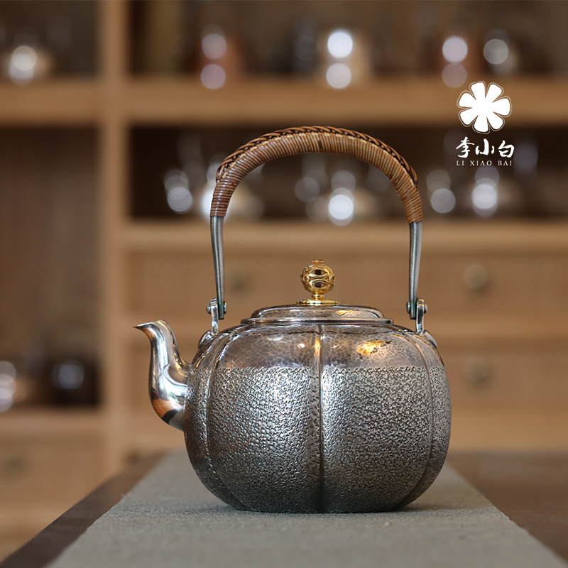 李小白纯银长嘴银壶-麻点瓜壶