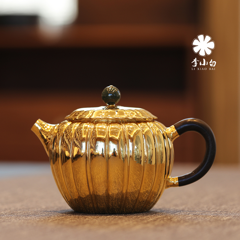 李小白纯金菊瓣泡壶