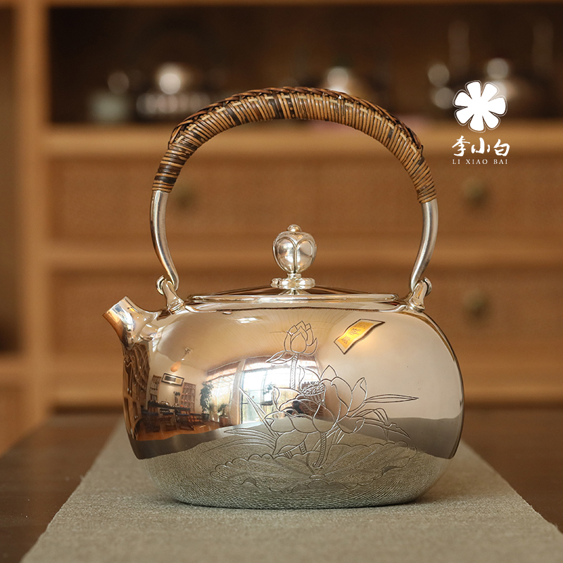 李小白刻花银壶-莲花湖