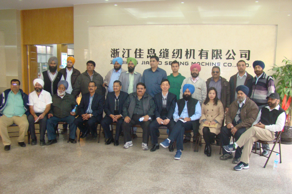 2013年外宾组团参观佳岛缝纫机