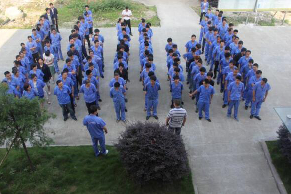 佳岛早会进行时，开启一周新篇章