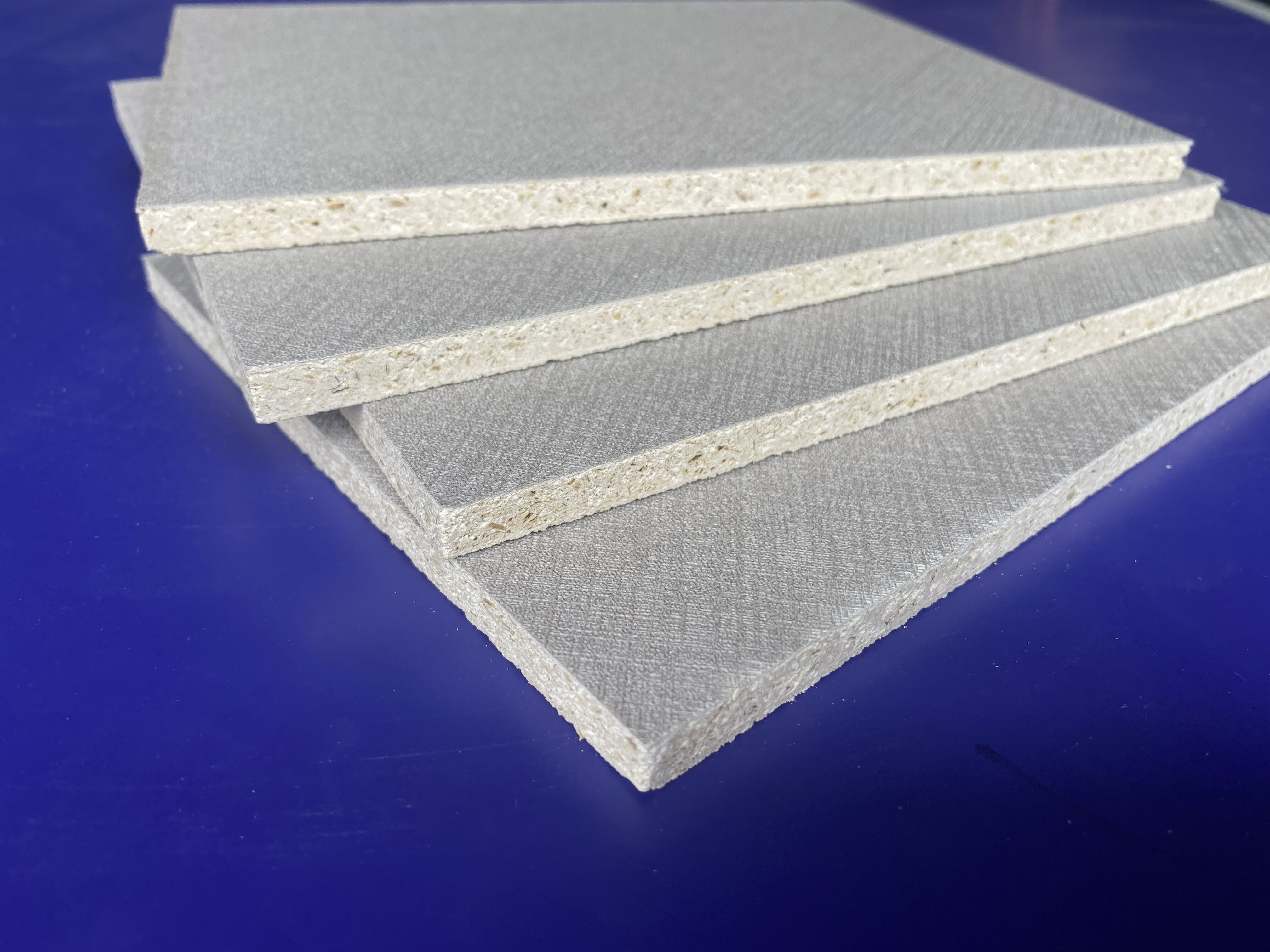 选购指南：如何挑选高质量防火板，保障家居安全！