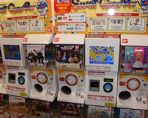 盲盒玩具的鼻祖！万代日本最大扭蛋机店探店