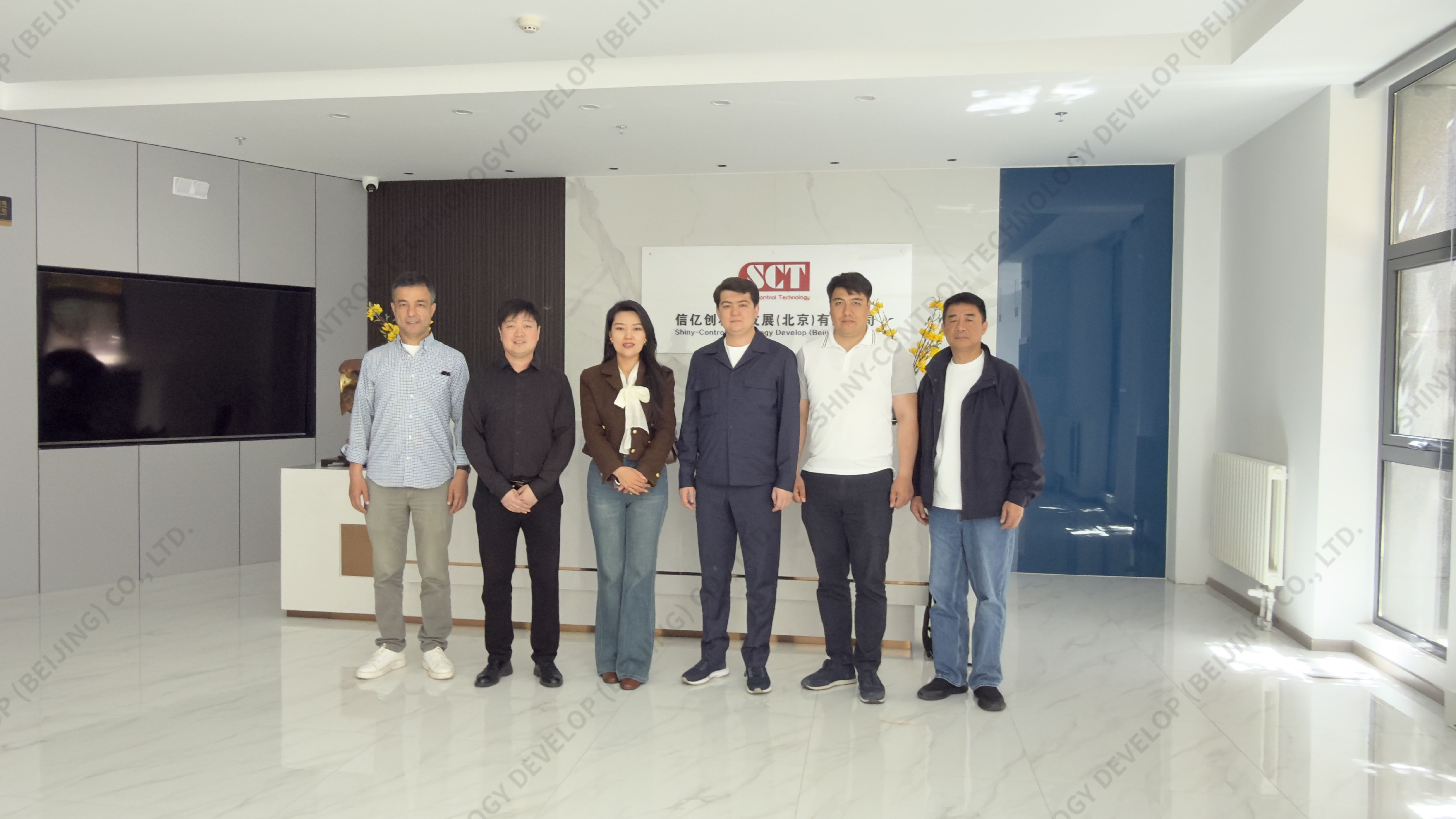 Delegation from Mirzo Ulugbek District, Tashkent, Uzbekistan Visits Shiny-Control