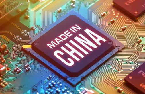 中国芯片技术多路出击，或已居于全球第二，外媒：中国发展太快了