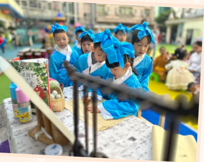 赴一场冬日读书会|恒星幼儿园读书月活动